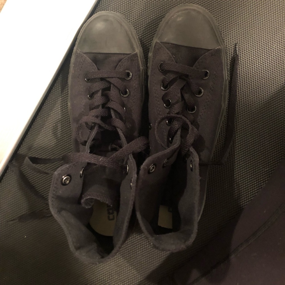 Black converse